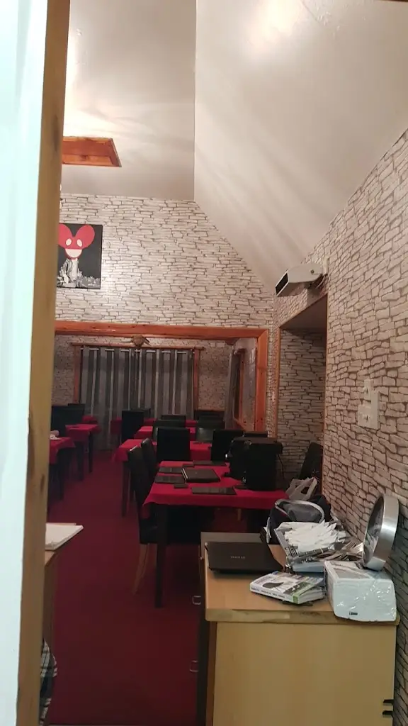 The Crazy Hog_Halkirk_slider_image_3