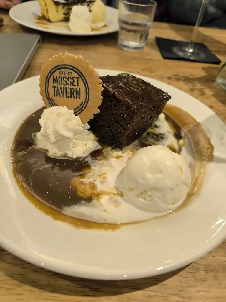 Viktor Kaup_Mosset Tavern_Forres_review