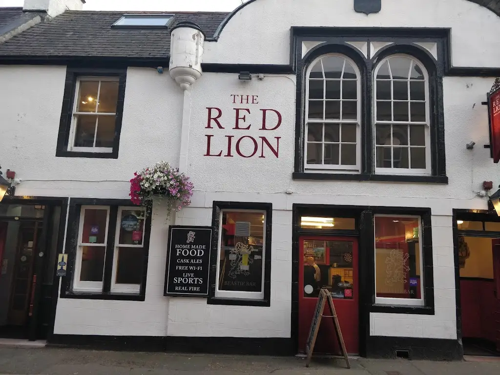 Red Lion (Beastie Bar) restaurant in Forres