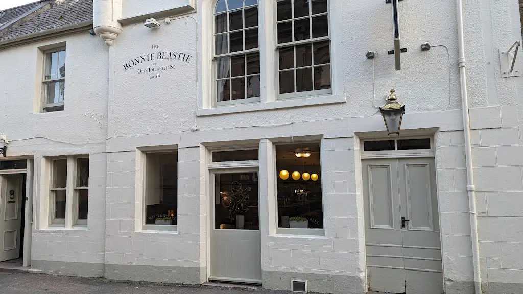 Red Lion _Forres_slider_image_3