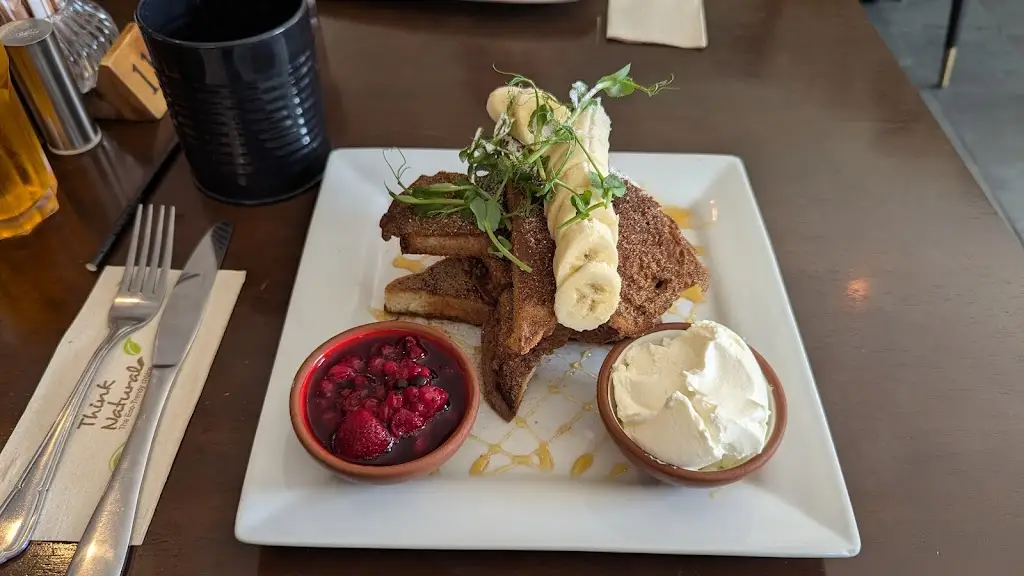 Stuart McGivern_Cafe 1496_Forres_review