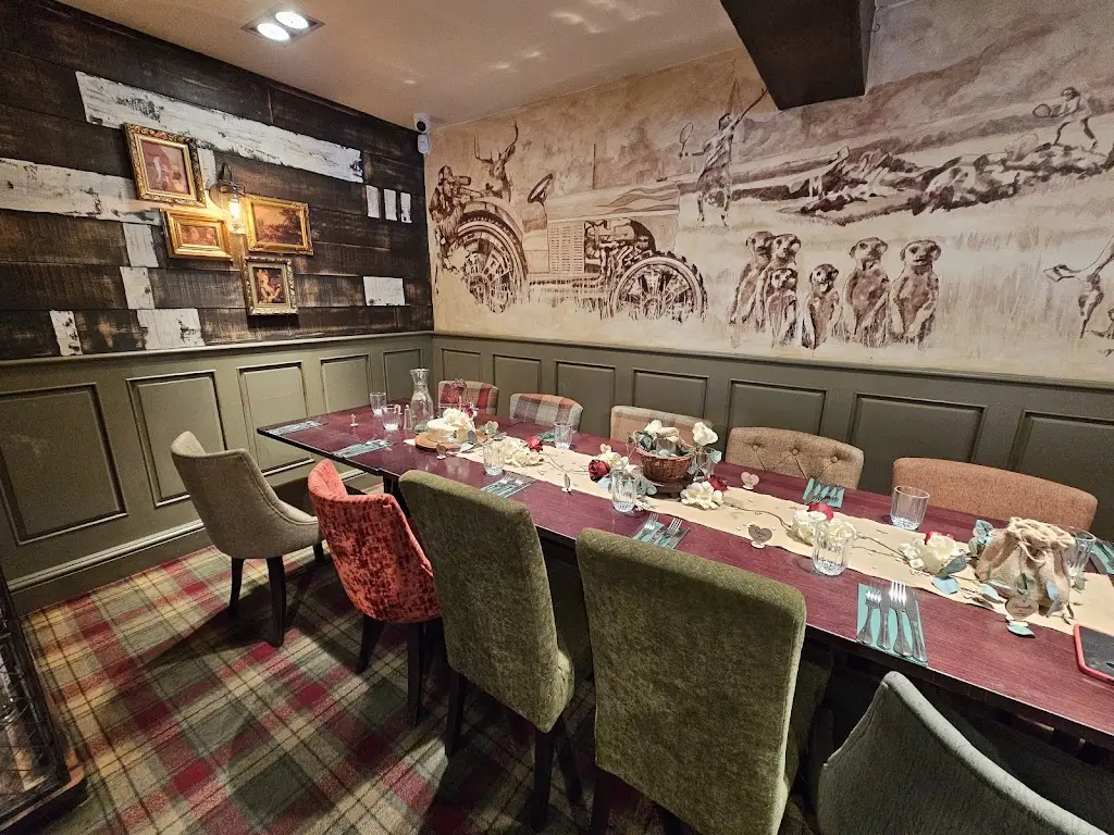 Liz Pay_The Lion at Farnsfield_Bilsthorpe_review