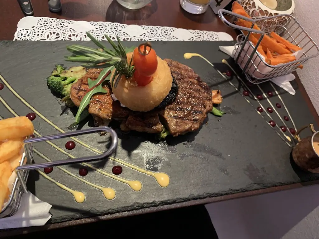 Taverna House Bistro&Restaurant_Forres_slider_image_2