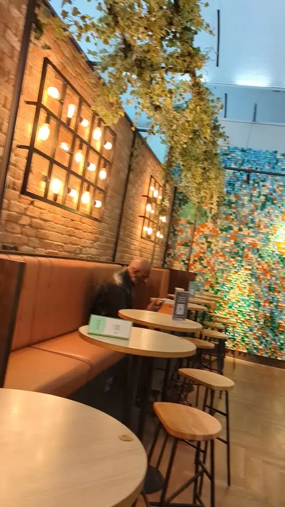 Spike McIntosh_Bird & Signet Bar_Inchinnan_review