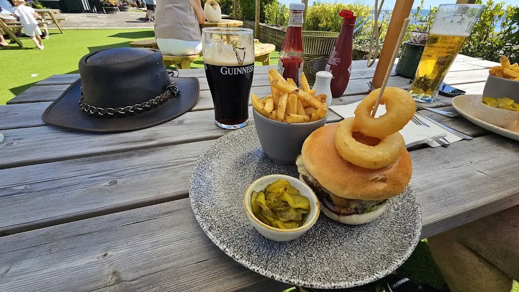 The Commodore_Helensburgh_slider_image_2