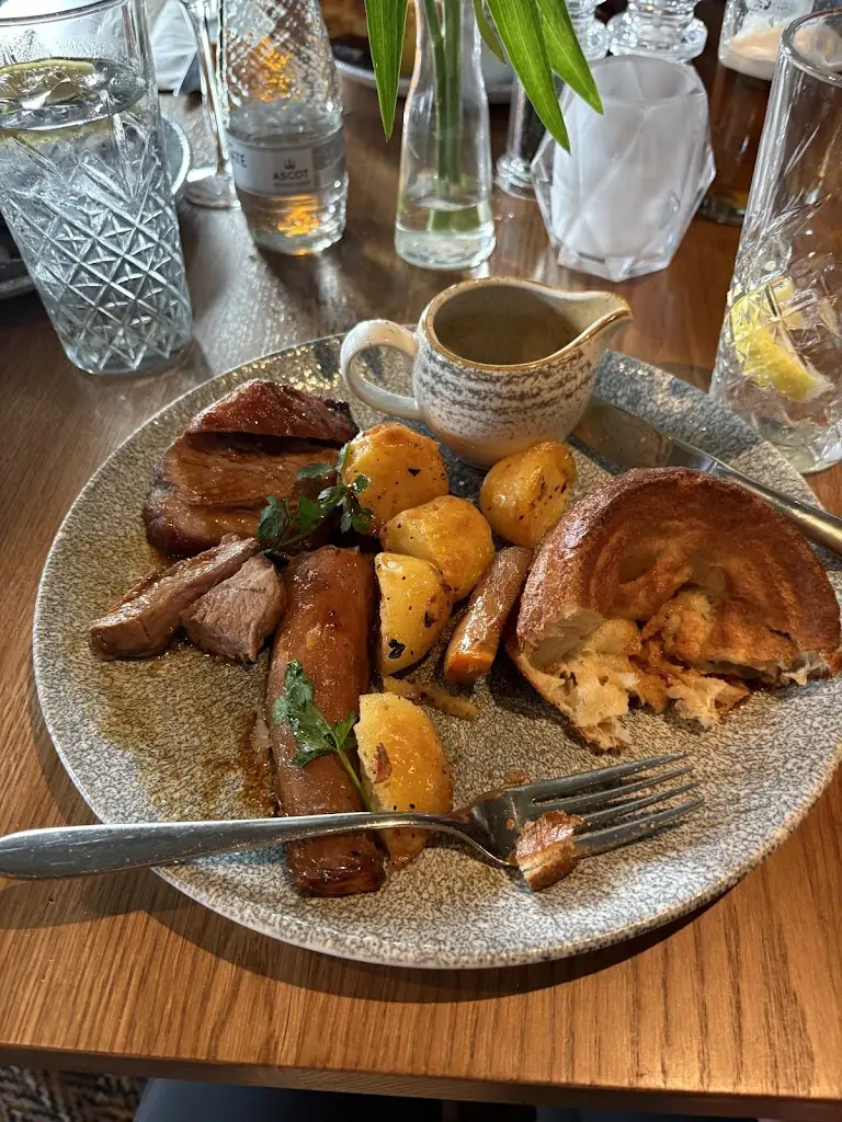 The Commodore_Helensburgh_slider_image_3