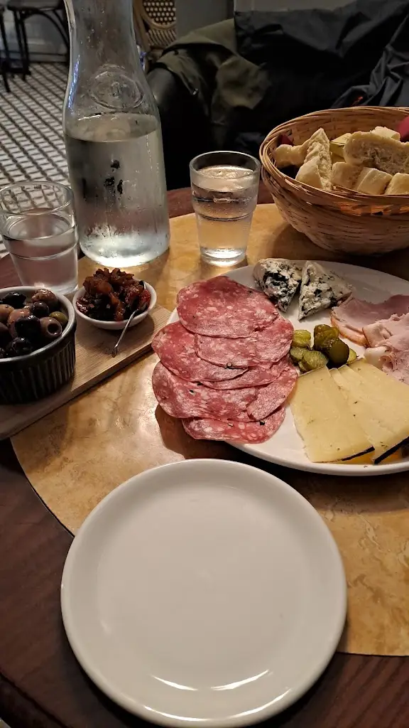 Kirsty Cochrane_La Jupe_Helensburgh_review