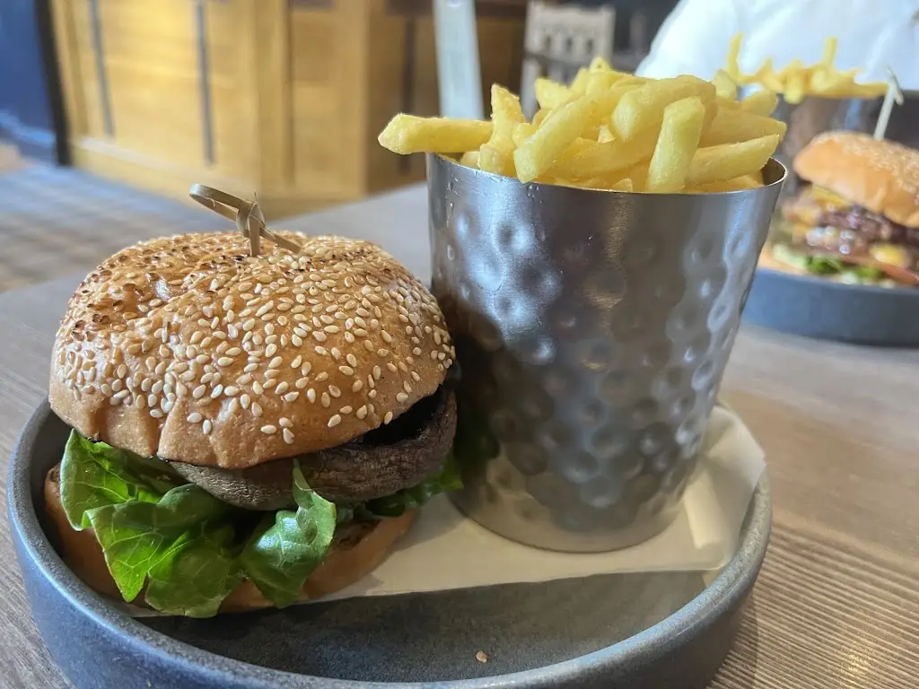 Elinor Kurton_Royal Oak_Bilsthorpe_recensione