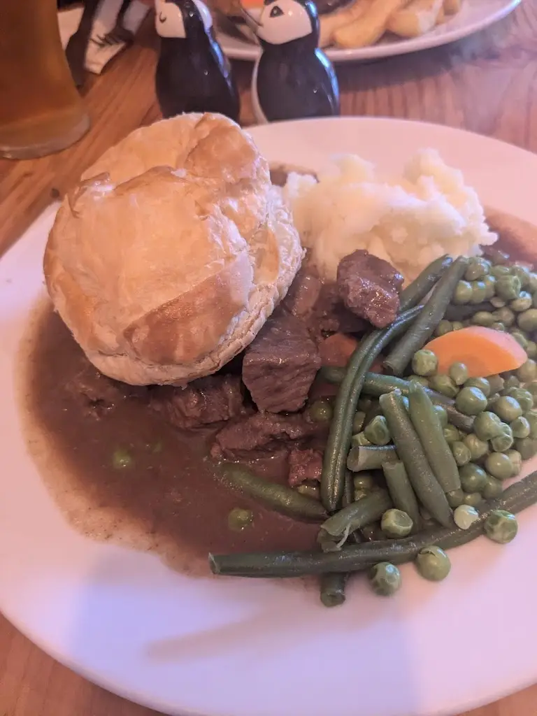 Juliet Stote_The Wee Puffin_Grantown on Spey_recensione