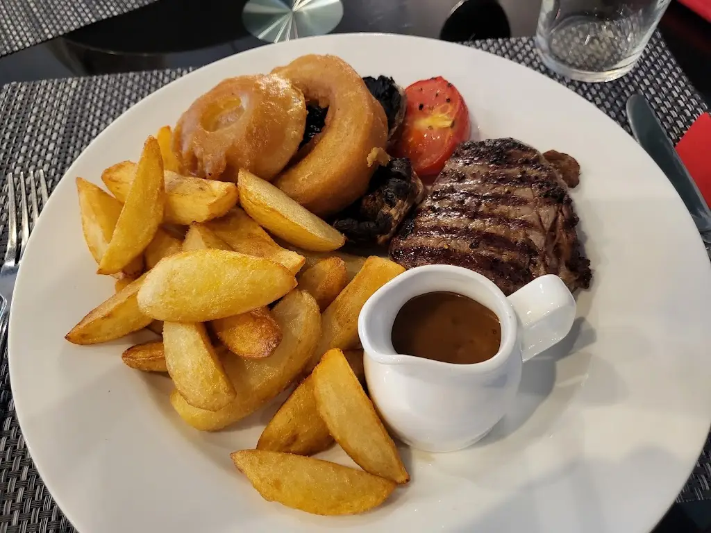 The Avenue_Grantown on Spey_slider_image_3