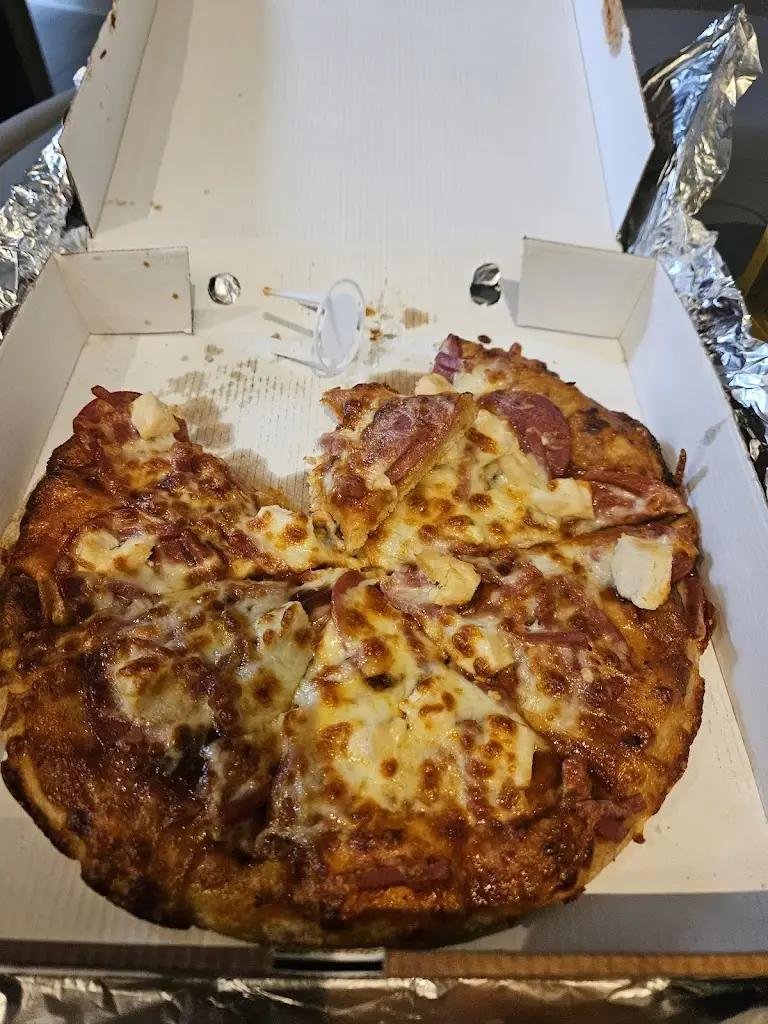 Andrew Hughes_Azaad Takeaway Invergowrie_Invergowrie_reseña