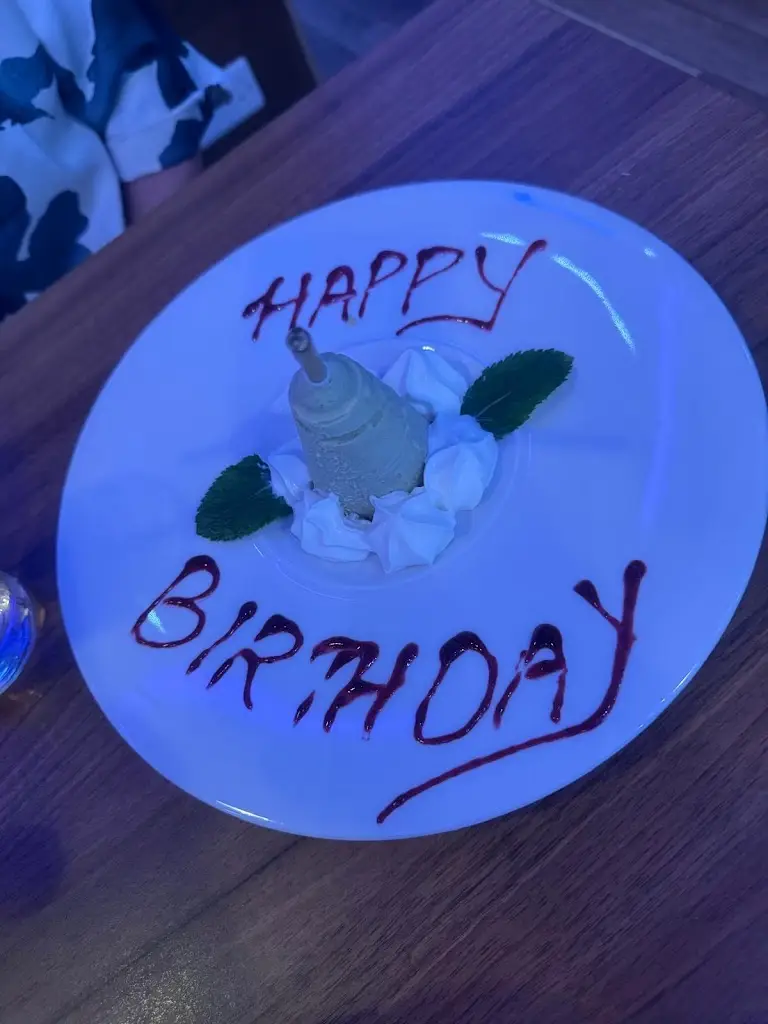 Ellen Holly_1953 Bar and Restaurant_Galashiels_review