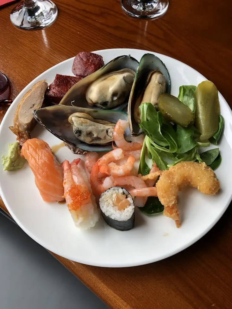 Paula Huddleston_Shanghai Banquet_Galashiels_review