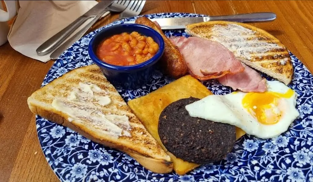 Lucas Broccoli_Hunters Hall - JD Wetherspoon_Galashiels_review