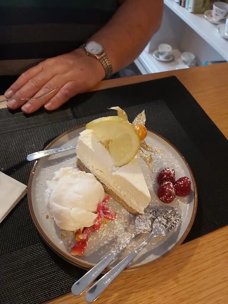 Fiona Kennedy_Adam's Kitchen_Hawick_recensione