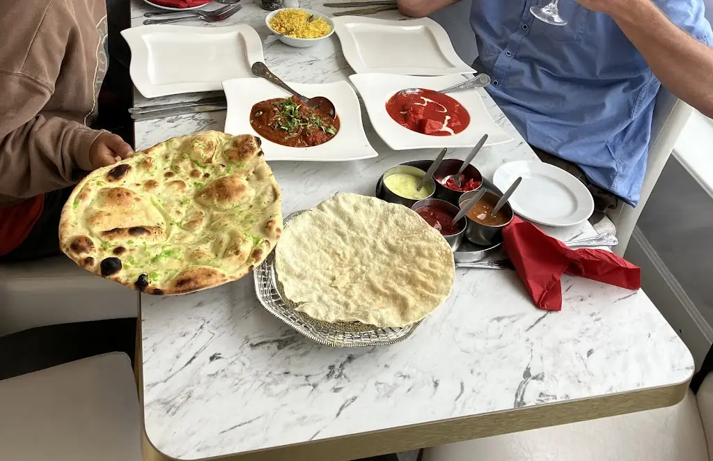 Sultaans Contemporary Indian Restaurant_Hawick_slider_image_3