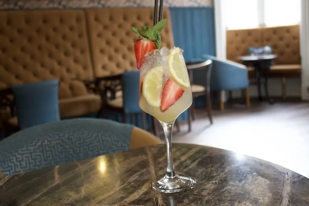 Queen's head Hawick_Hawick_slider_image_3