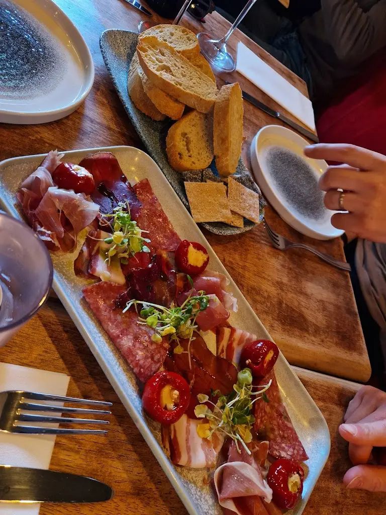 Matt.P_Out Out Gastro Pub & Pizzeria_Innerleithen_review