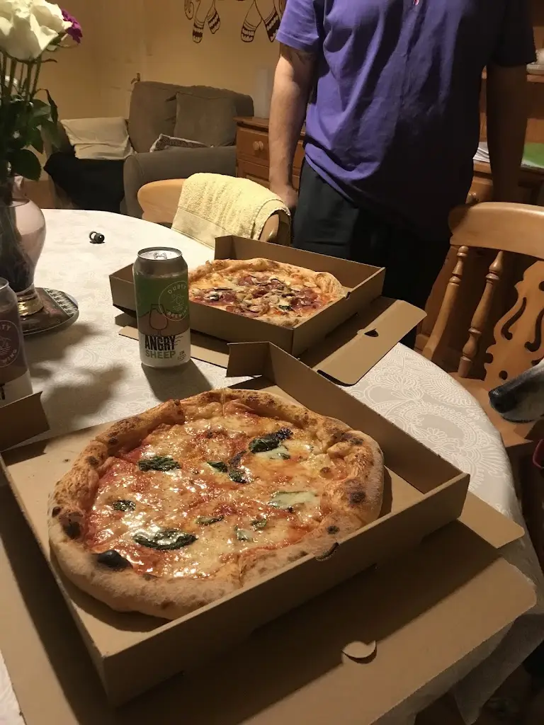 Marta Ibáñez_Pop up Pizza _Innerleithen_review