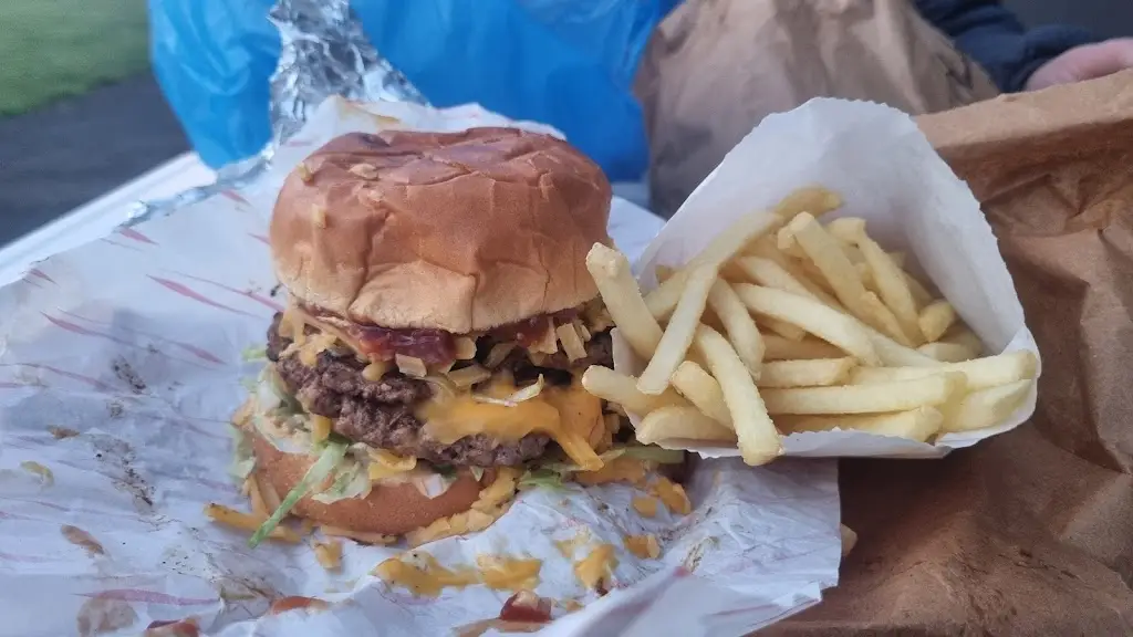 Simon Freeman_Simply Delicious_Isle of Bute_review