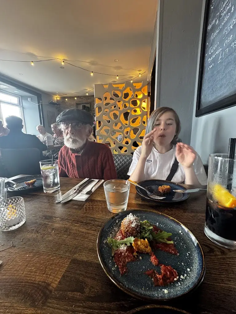 Natalie Brown_Luca’s Bar & Restaurant Millport_Isle of Cumbrae_review