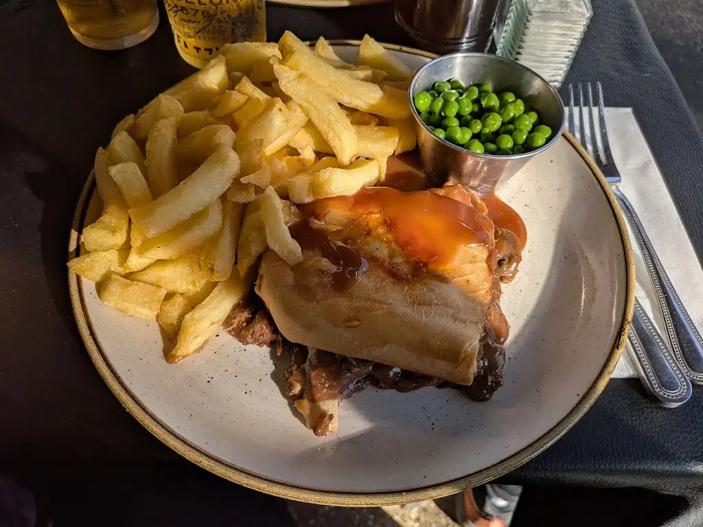 The Boulevard East Wittering_Birdham_slider_image_3