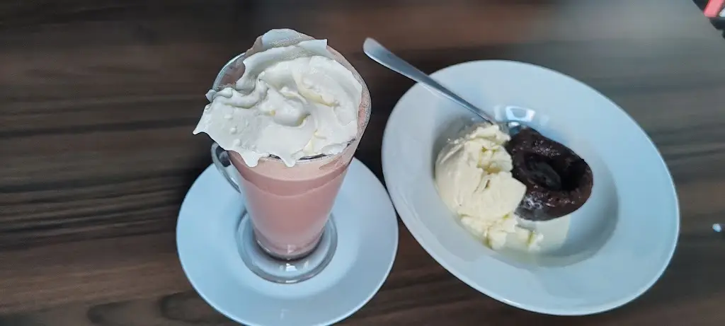 Syed Quadir Hussain Quadri_Round Island Cafe Bar_Isle of Cumbrae_review