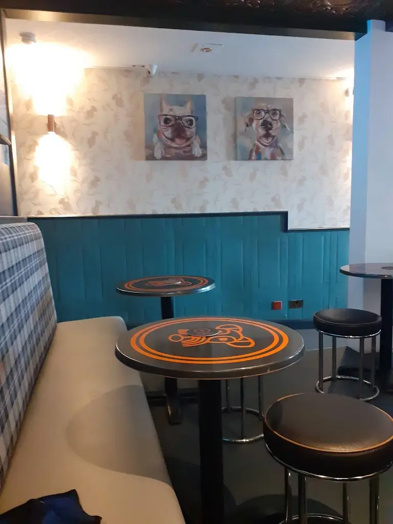 Tracey Brown_The Twa Dugs_Isle of Cumbrae_review