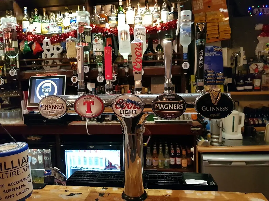 The Twa Dugs_Isle of Cumbrae_slider_image_2