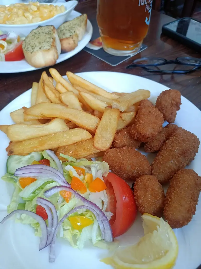 Frasers Bar_Isle of Cumbrae_slider_image_2