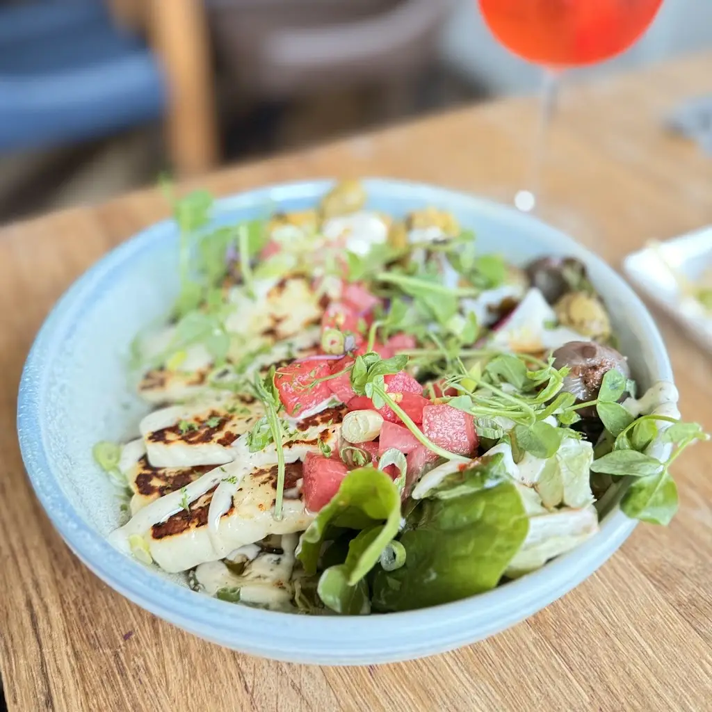 Christopher Jones _Fintry Bay Patio & Cafe_Isle of Cumbrae_reseña