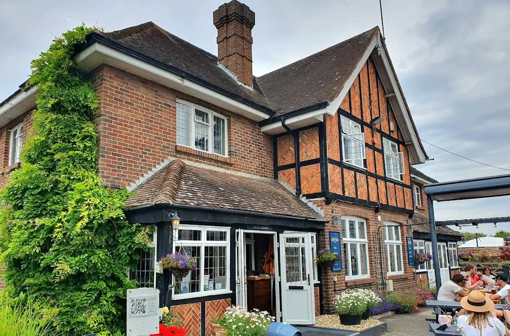 William Mahy_The Ship Inn at Itchenor_Birdham_review