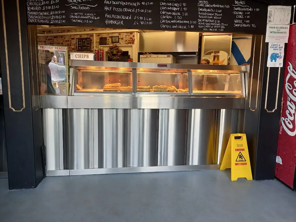 MARK HALLIWELL_Deep Sea Fish and Chip Shop_Isle of Cumbrae_recensione