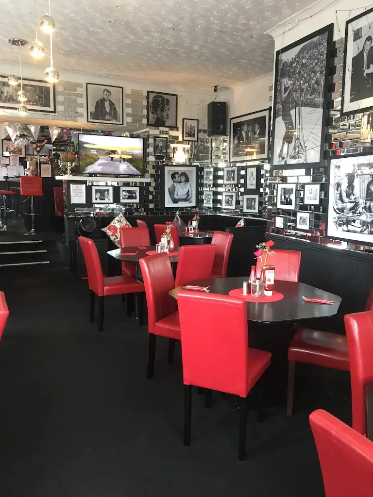 Minstrels Restaurant & Wine Bar_Isle of Cumbrae_slider_image_2