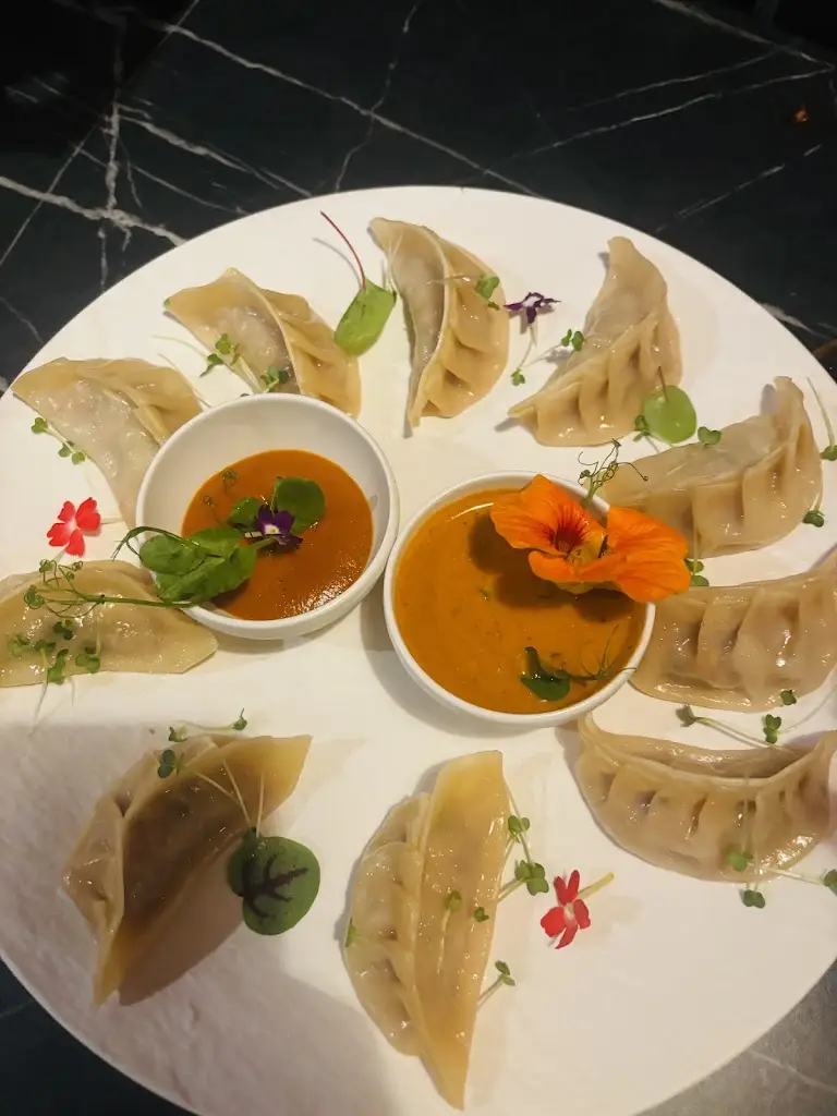 shankar chhetri_Dé Buddha Authentic Nepalese Restaurant & Bar_Johnstone_review