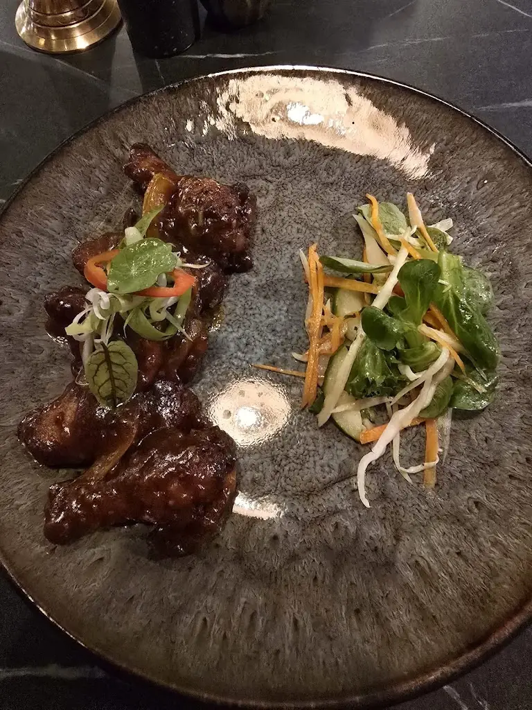 Dougal Douglas_Dé Buddha Authentic Nepalese Restaurant & Bar_Johnstone_review