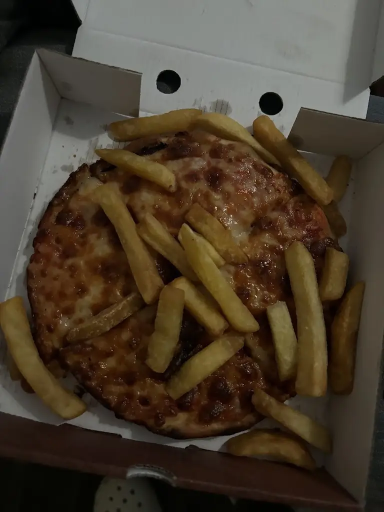 Chloe Louise_Caspian Tandoori Kelty_Kelty_review