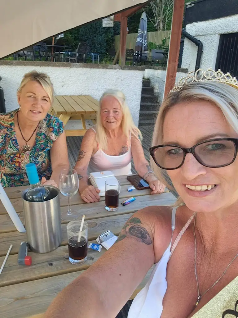 JULIE ANDERSON_Habbies_Kilbarchan_review