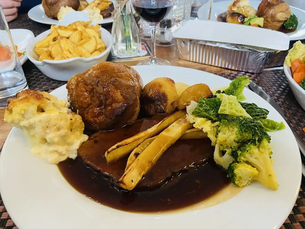 Noelle Ng_Red Lion_Bishop Sutton_review