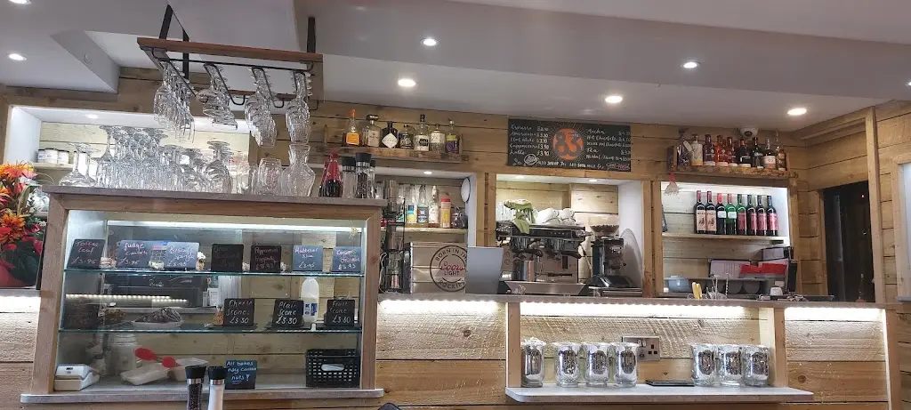 Berglas71_Cafe 83_Kemnay_review