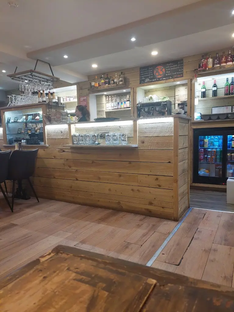 Tork Mackenzie_Cafe 83_Kemnay_review