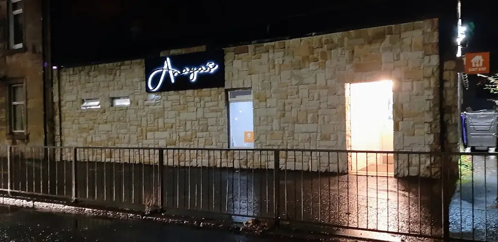 Dennis Smalley_Anaya's_Kilbirnie_review