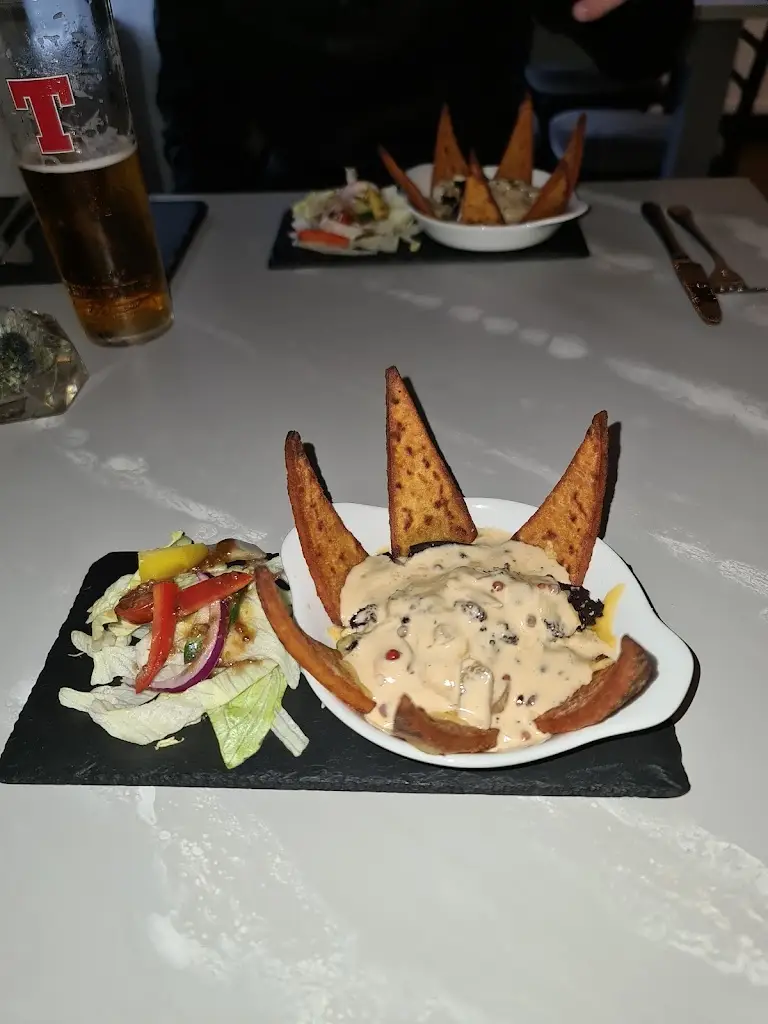 Steven Tosh_The Grampian_Keith_review