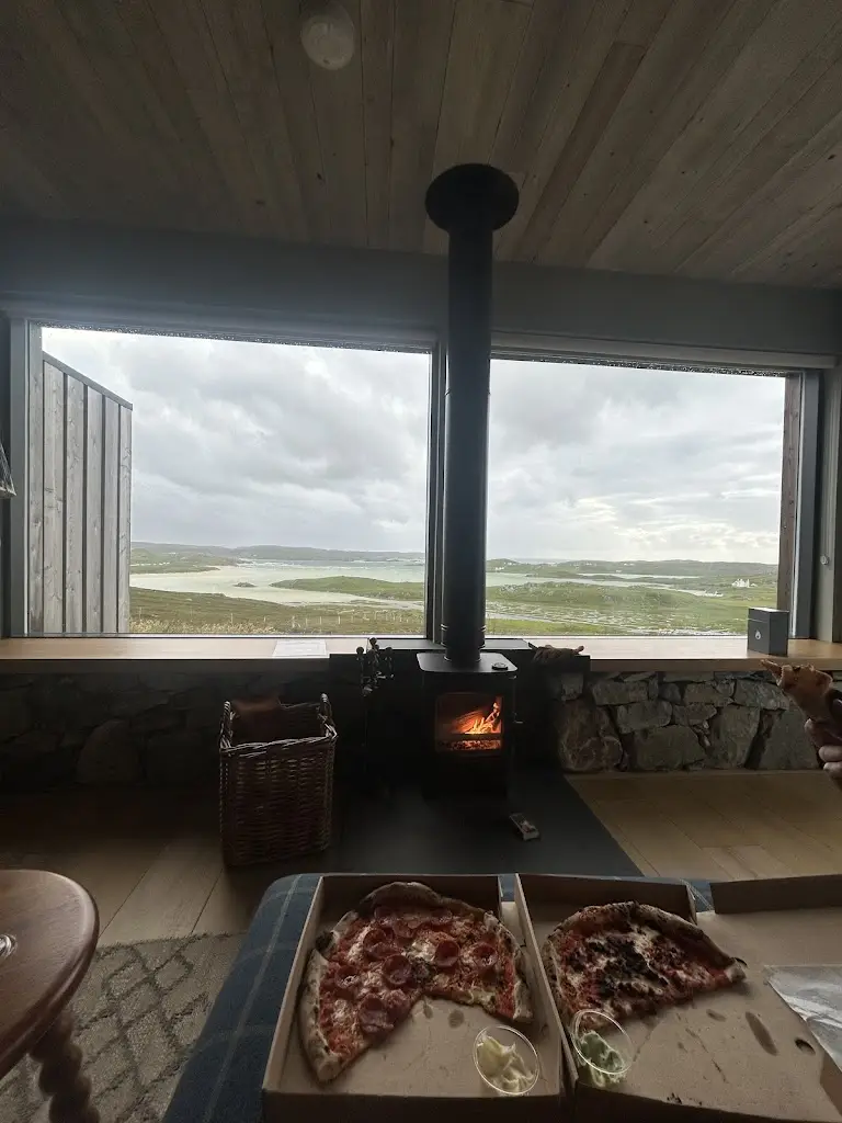 Lizzie Roberts_Crust_Isle of Lewis_recensione