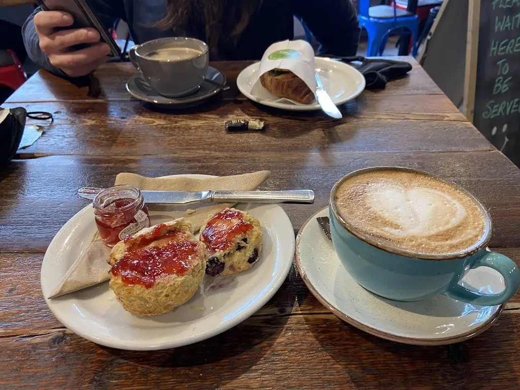 Kelsey Elam-Geuting_Macs cafe/Bistro_Isle of Lewis_recensione