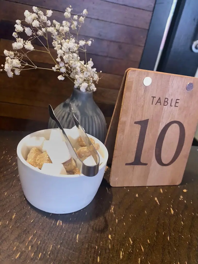 W Pietrzak Skowronek_No.9 By The Harbour_Isle of Lewis_review