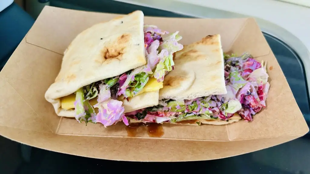 L Bee_Out-there Artisan_Jedburgh_review