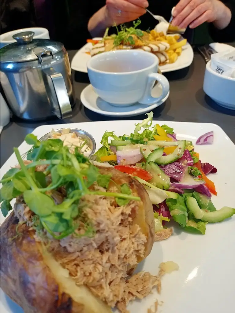 Gwen Sinclair_WG13_Kilmaurs_review