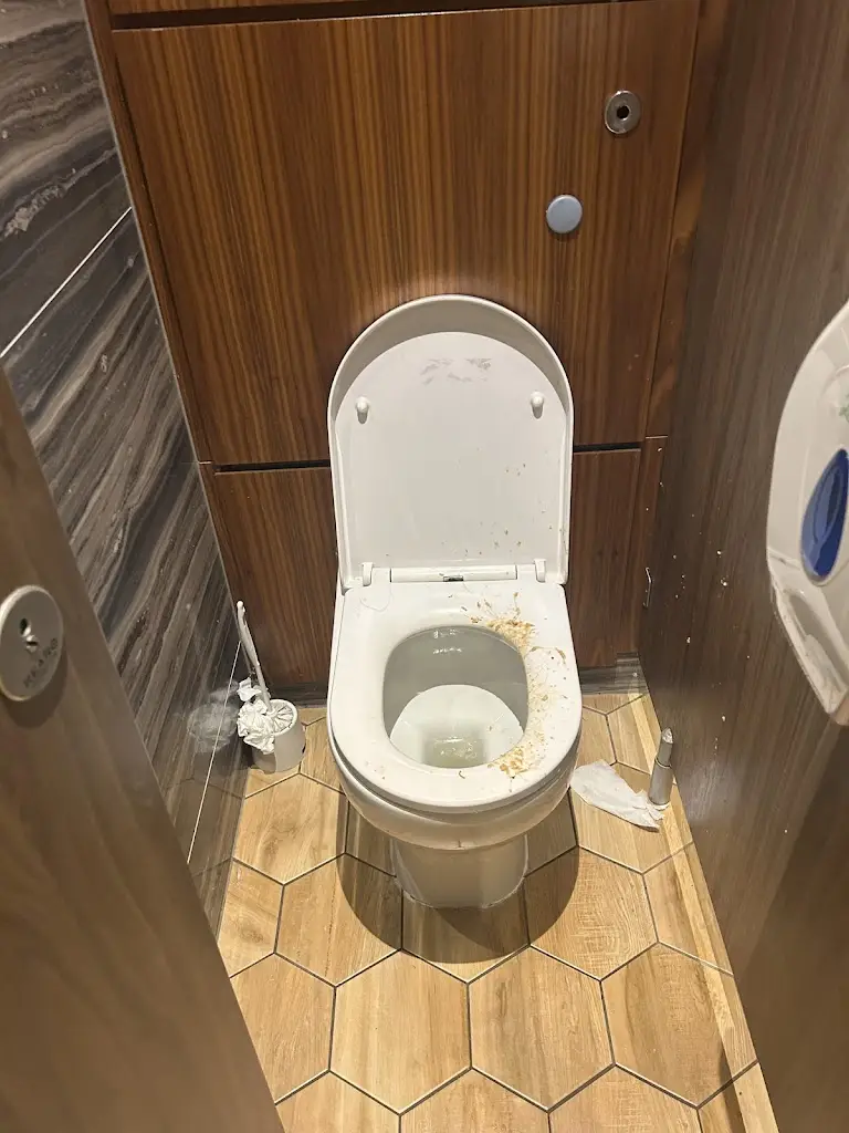 Cameron McQueenie_Beijing Banquet Kilmarnock_Kilmarnock_recensione