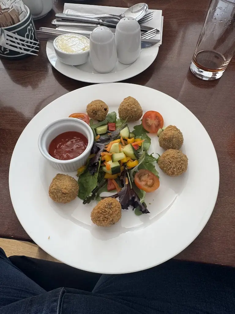Behnood Bandi_Cafe Bistro_Kingussie_review